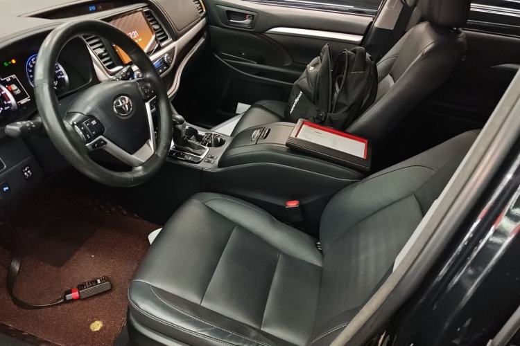 Used Toyota Highlander 2018 2.0T Four-Wheel Drive Luxury Edition 7 Seats China V Emission Standard