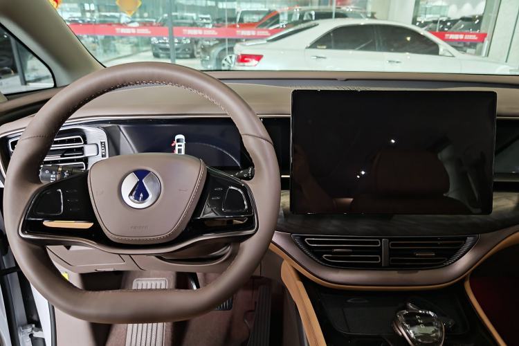 Used Denza D9 2022 DM-i 945 Luxury Model
