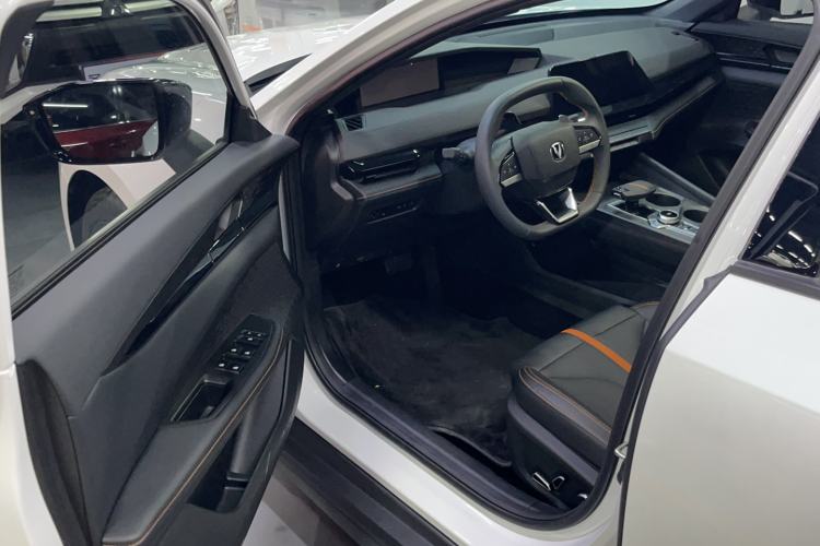 Used Changan UNI-V 2024 1.5T Prestige Edition
