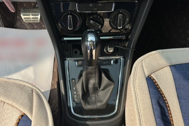 Used Volkswagen C-TREK 2018 230TSI DSG Comfort Model
