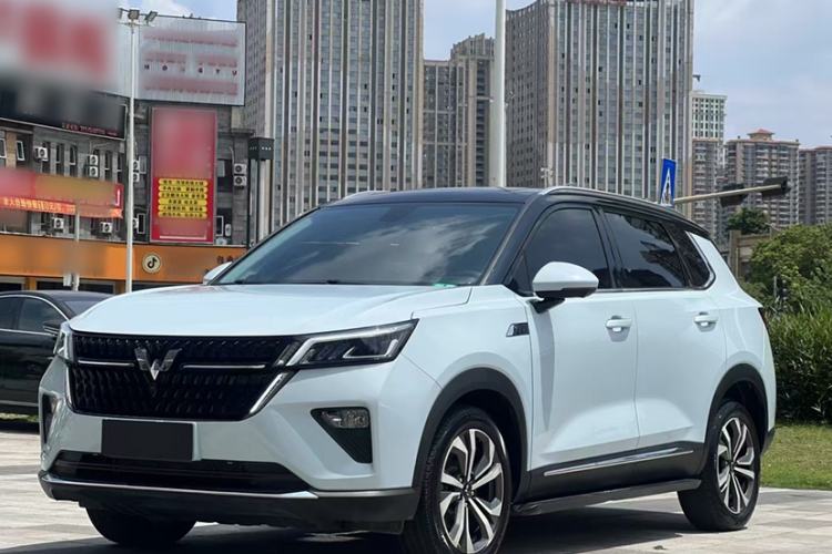 Used Wuling Asta 2022 2.0L DHT Electric-Speed Version
