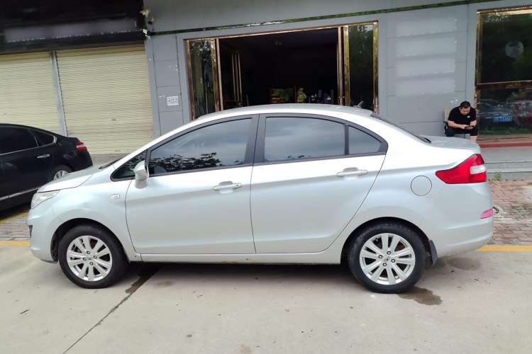 Used Cowin C3 2015 1.5L Manual Gold Diamond Edition
