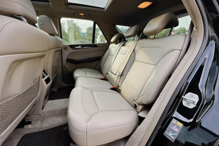 Used Mercedes-Benz M-Class 2014 ML 400 4MATIC Dynamic Model
