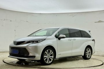 Used Toyota Sienna 2023 2.5L Hybrid Deluxe Edition