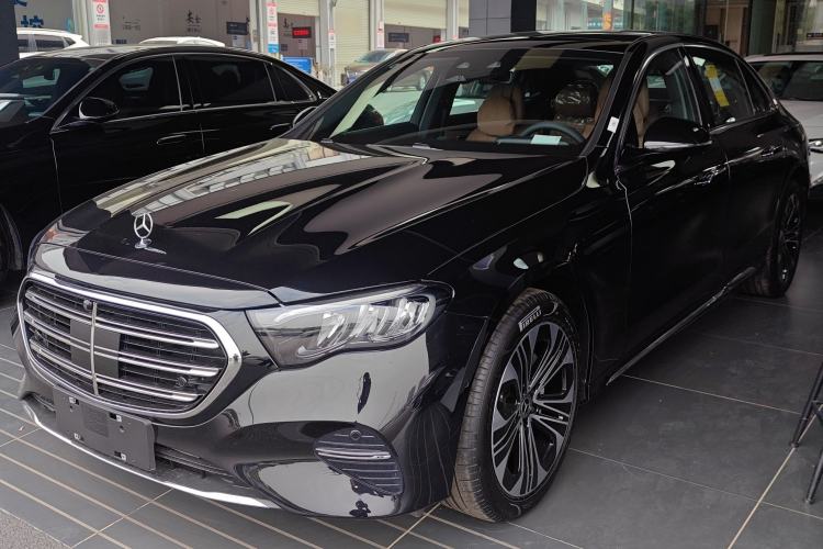 Used Mercedes-Benz E-Class 2025 Facelift E 300 L Luxury Edition
