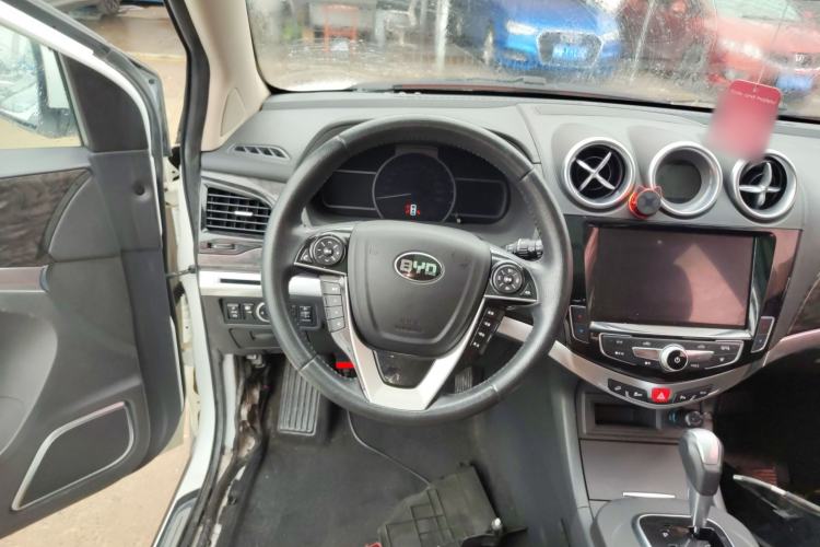 Used BYD S7 2017 2.0T Automatic Prestige Edition
