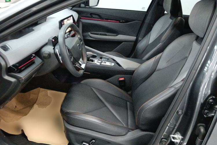 Used Changan UNI-V 2022 1.5T Prestige Version
