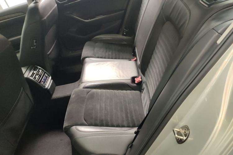 Used Volkswagen Magotan 2017 330TSI DSG Luxury Model