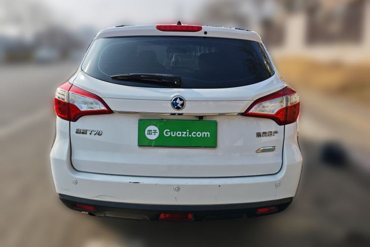 Used Venucia T70 2015 2.0L CVT Smart Choice Edition
