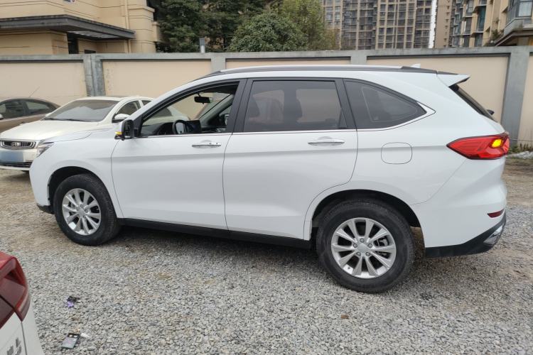 Used Haval M6 2023 PLUS 1.5T Manual Luxury Smart Connectivity Model
