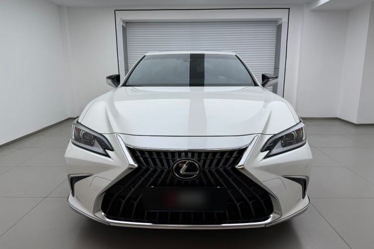 Used Lexus ES 2023 200 Excellence Edition
