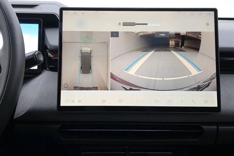 Used Lynk & Co 08 EM-P 2025 220 km All-Wheel-Drive Performance Halo