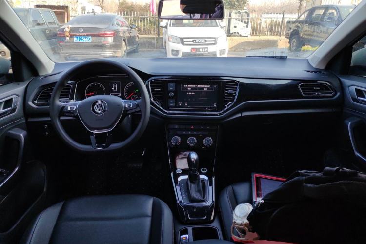 Used Volkswagen T-ROC 2019 280TSI DSG Two-Wheel Drive Comfort Version China VI Standard
