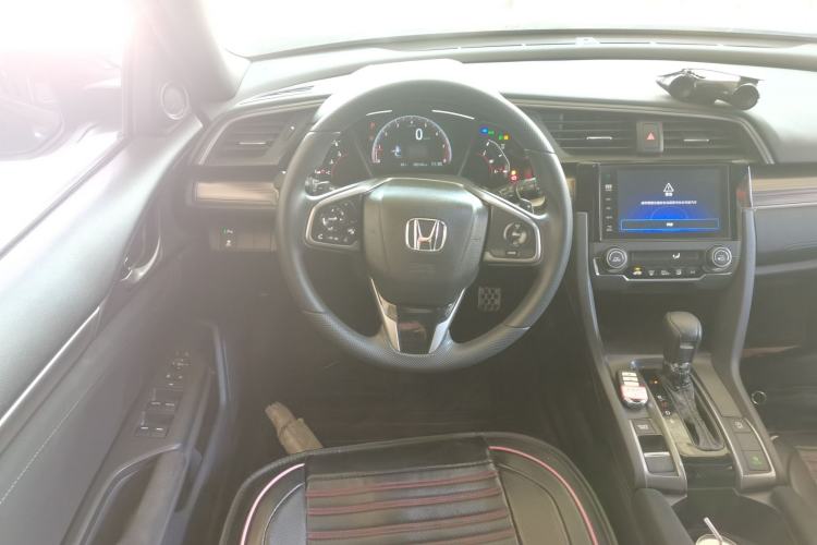 Used Honda Civic 2021 HATCHBACK 220TURBO CVT Trendy Cool Edition
