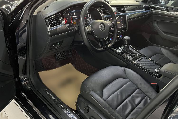 Used Volkswagen Phideon 2018 Revised Version 380TSI Two-Wheel Drive Business Edition
