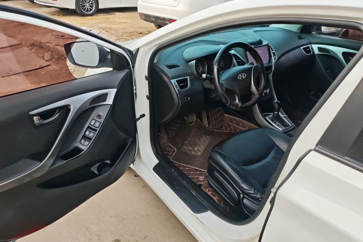 Used Hyundai Elantra 2015 1.6L Automatic Fashion Model
