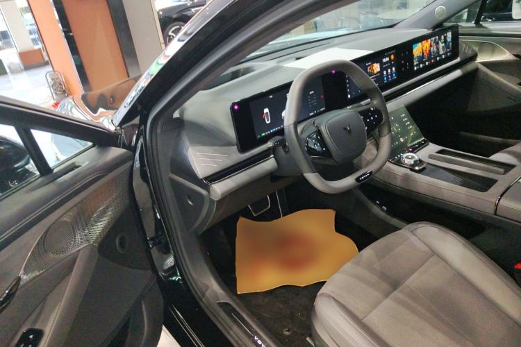 Used VOYAH PASSION 2024 PHEV Four-Wheel Drive Ultra-Long Range Flagship Model
