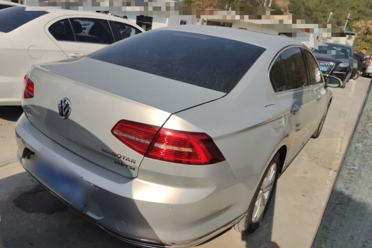 Used Volkswagen Magotan 2018 330TSI DSG Luxury Model
