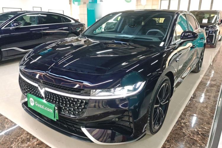 Used VOYAH PASSION 2024 PHEV Four-Wheel Drive Ultra-Long Range Flagship Model
