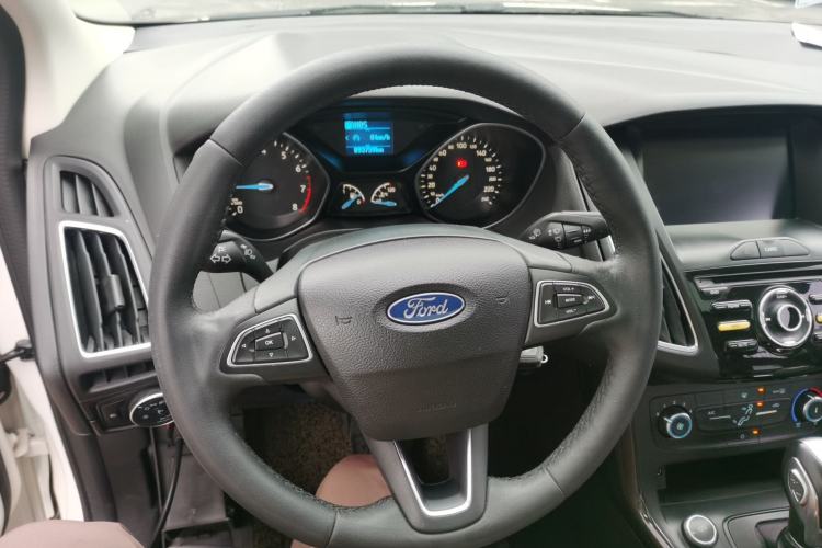 Used Ford Focus 2018 Sedan Classic 1.6L Automatic Trendy SmartDrive Edition
