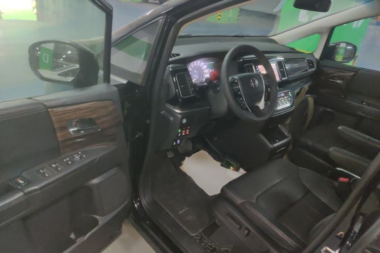 Used Honda Elysion 2016 2.4L Style Edition
