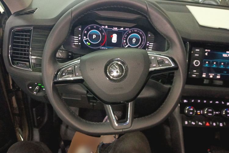 Used Skoda Kodiaq 2019 Facelifted TSI330 7-Seater Two-Wheel-Drive Luxury Enjoyment Edition China VI Standard
