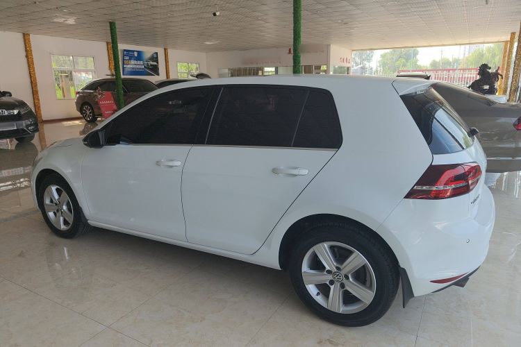 Used Volkswagen Golf 2017 230TSI Automatic Comfort Edition – Celebrating Milestone of One Million Units
