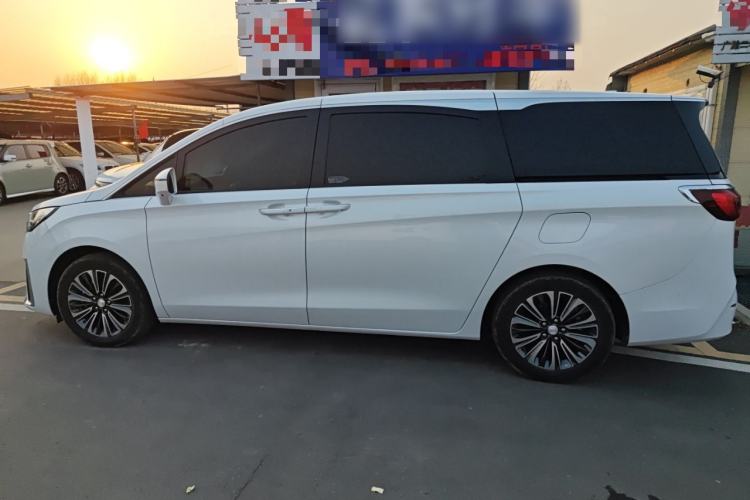 Used Buick GL8 2021 ES Landtrek 653T Luxury Model
