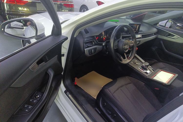 Used Audi A4L 2019 40 TFSI Ambition China VI
