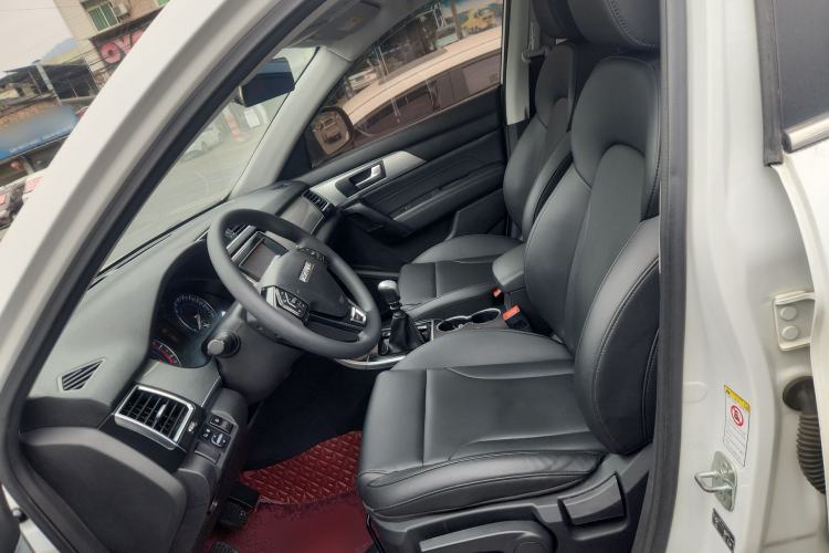 Used Haval H2 2018 Chuanxiang Edition Red Badge 1.5T Manual Two-Wheel Drive Fashionable Model