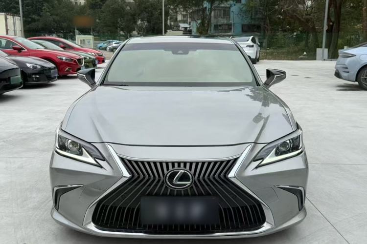 Used Lexus ES 2018 200 Excellence Edition China V Standard
