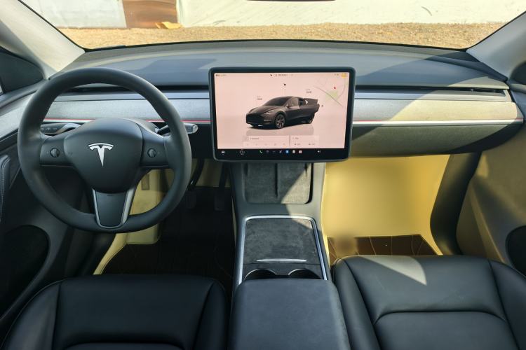 Used Tesla Model Y 2023 Rear-Wheel-Drive Version
