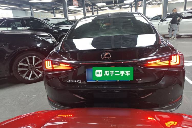Used Lexus ES 2023 200 Excellence Edition