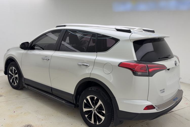 Used Toyota RAV4 2016 2.0L CVT Two-Wheel Drive Comfort Edition China V Standard