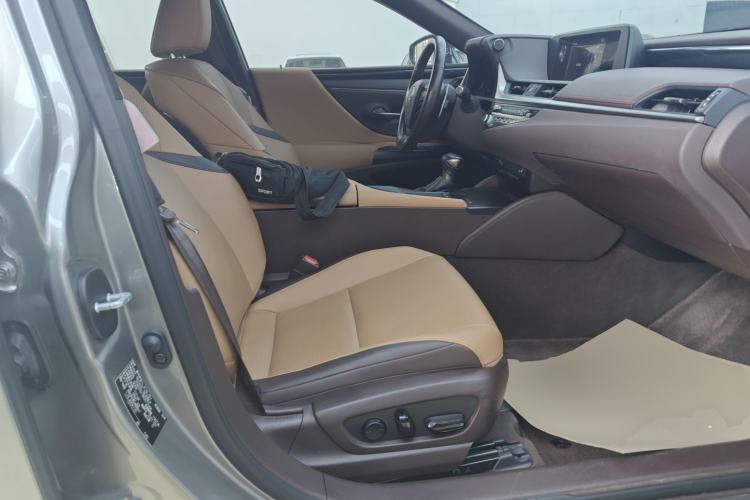 Used Lexus ES 2020 200 Excellence Edition
