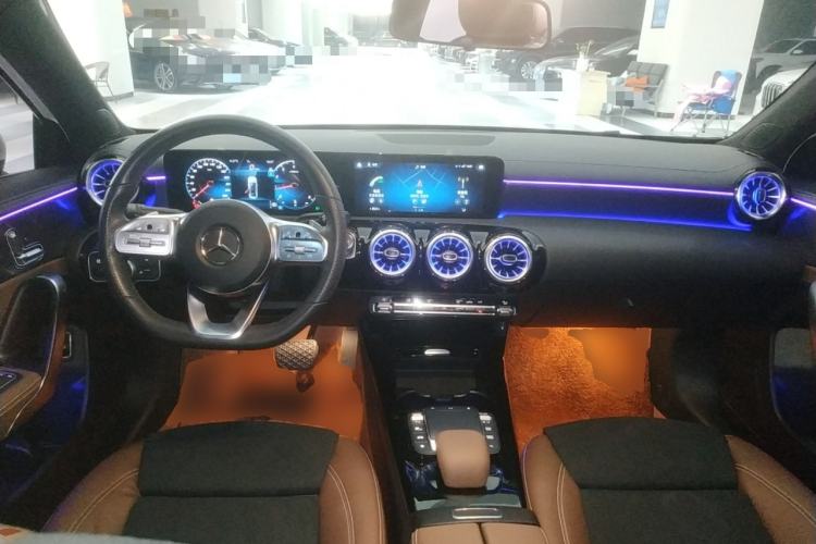 Used Mercedes-Benz A-Class 2022 Revised Version A 200 L Sport Sedan Fashionable Style