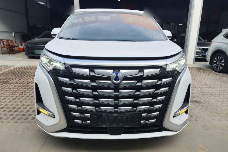 Used Denza D9 2024 DM-i 1050 Luxury Model