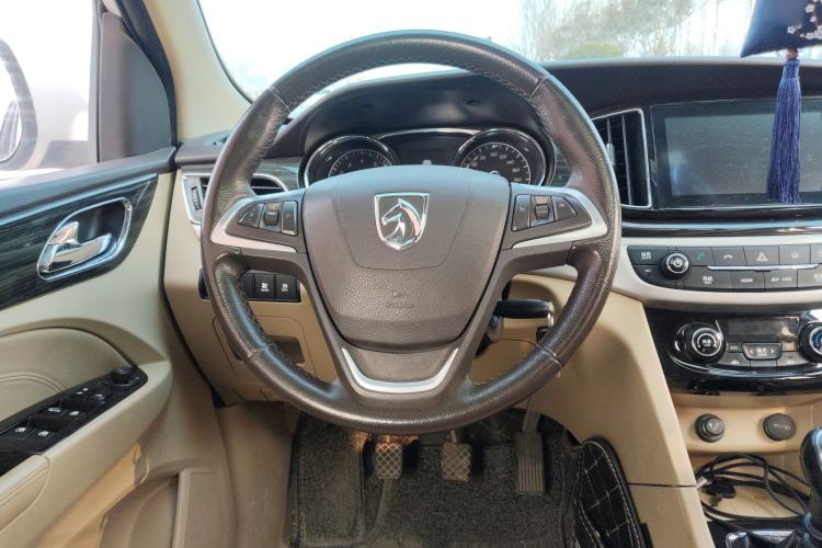 Used Baojun 730 2016 1.5T Manual Luxury Edition 7 Seats
