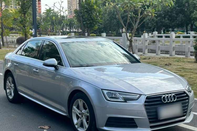 Used Audi A4L 2017 40 TFSI Ambition Edition
