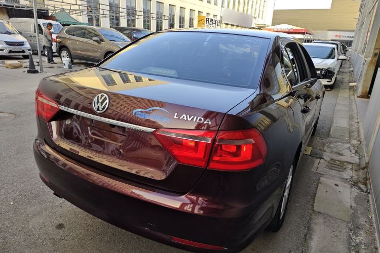 Used Volkswagen Lavida 2013 Revised Classic 1.6L Automatic Fashion Edition
