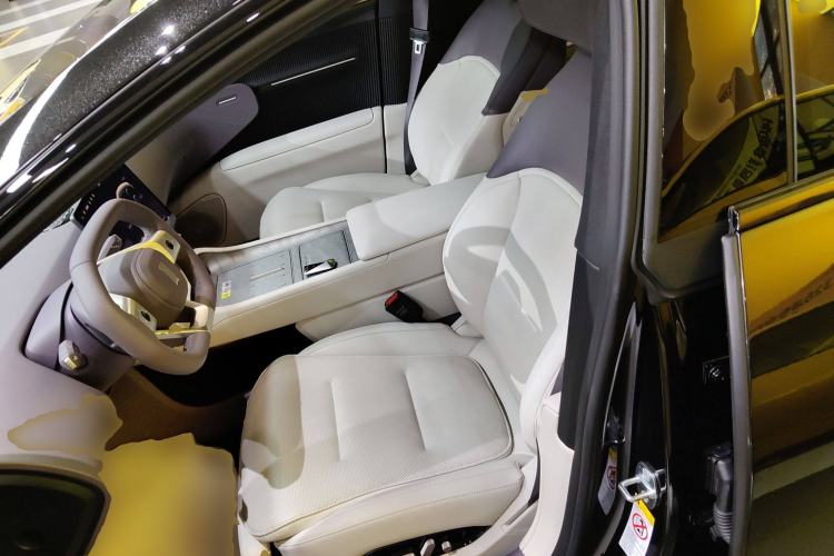 Used  11 2025 Ultra Extended-Range Edition
