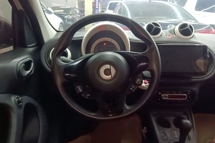 Used  forfour 2016 1.0L 52 kW Dynamic Edition
