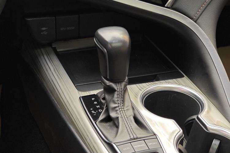 Used Toyota Camry 2019 Dual-Engine 2.5 HG Luxury Edition China VI Standard