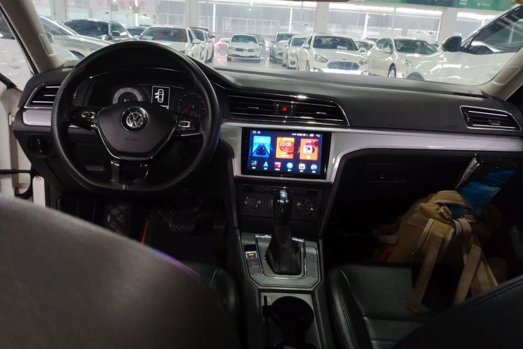 Used Volkswagen Lamando 2019 230TSI DSG Fashion Edition China VI
