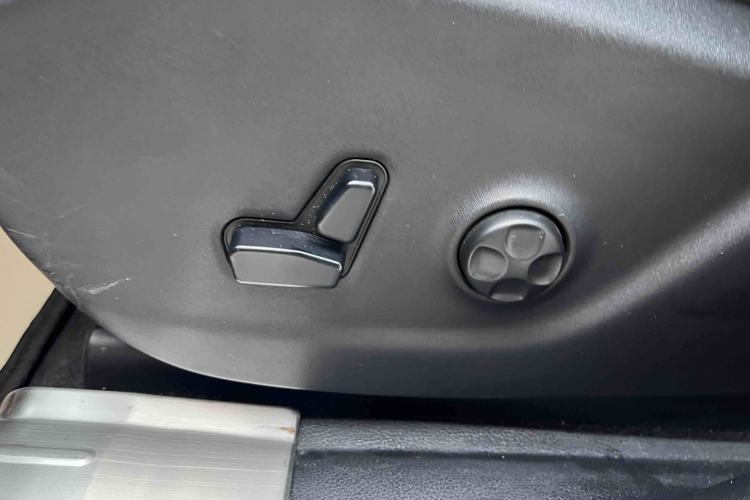 Used  Cherokee 2017 2.4L Professional Edition
