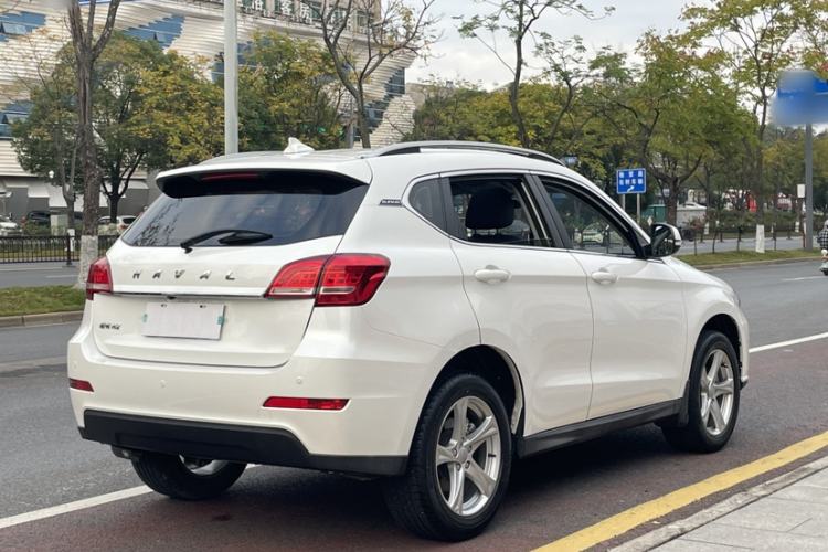 Used Haval H2 2018 1.5T Dual-Clutch Two-Wheel Drive Fashion Model China VI Standard
