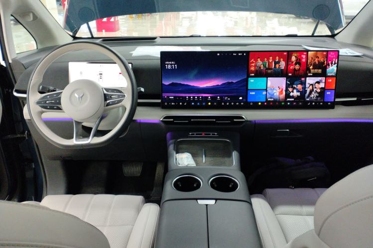 Used VOYAH Dream 2025 PHEV Four-Wheel-Drive Flagship Kunpeng Edition
