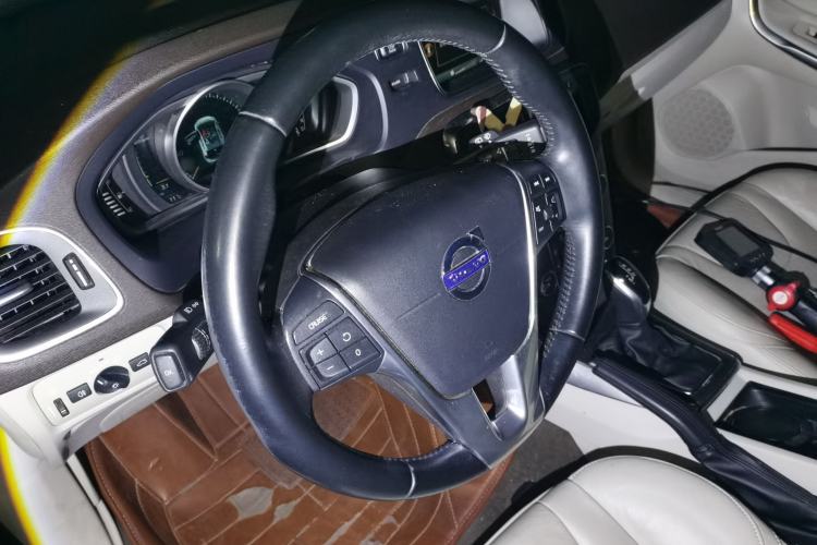 Used Volvo V40 2013 2.0T Zhiya Edition
