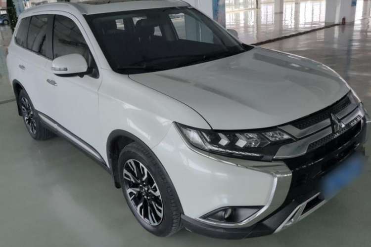 Used Mitsubishi Outlander 2020 2.4L 4x4 Zhi Xiang Edition 5 Seats