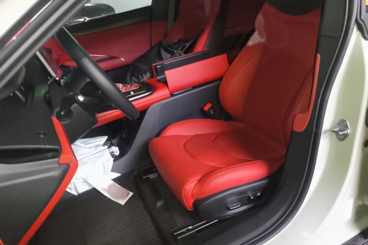 Used  SU7 2024 Rear-Drive Ultra-Long Range Advanced Pro-Level Intelligent Driving Version
